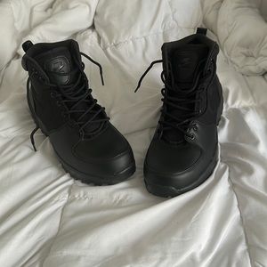 Nike boots, never worn